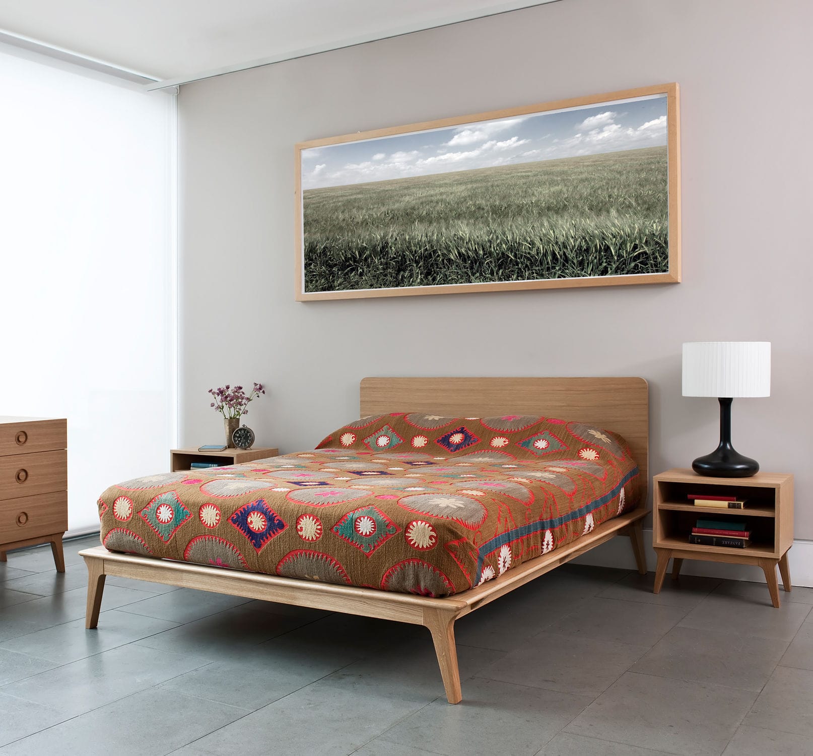 Case Valentine Bed and Bedside Unit Case Valentine Bed and Bedside Unit